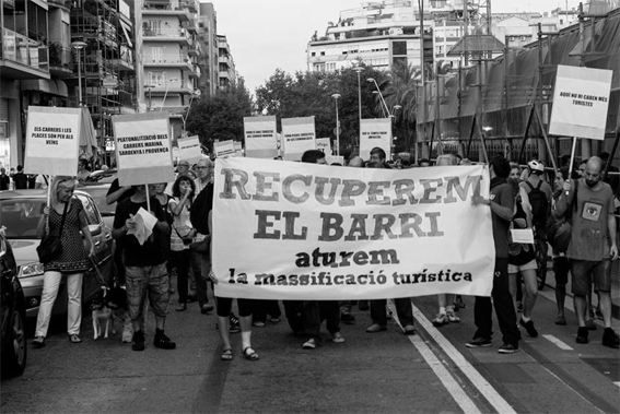 Manifestación para la recuperación del barrio. Fuente: ovoodocorvo.blogspot.com.es